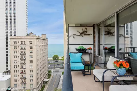 71 E Division St #1606, Chicago, IL 60610 photo 9