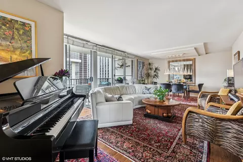 71 E Division St #1606, Chicago, IL 60610 photo 4