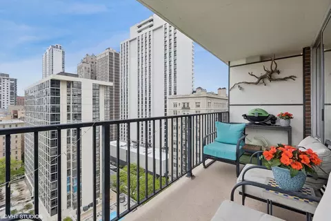 71 E Division St #1606, Chicago, IL 60610 photo 11