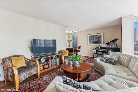 71 E Division St #1606, Chicago, IL 60610 photo 6