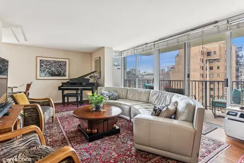 71 E Division St #1606, Chicago, IL 60610 photo 5