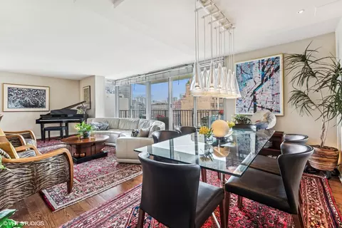 71 E Division St #1606, Chicago, IL 60610 photo 3