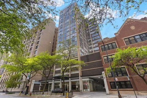 3110 N Sheridan Rd #1205, Chicago, IL 60657