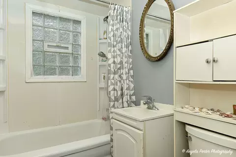 Bath - 1720 Rogers Ave, Mchenry, IL 60050 photo 1 of 1