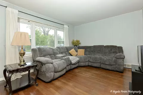 Living - 1720 Rogers Ave, Mchenry, IL 60050 photo 1 of 1