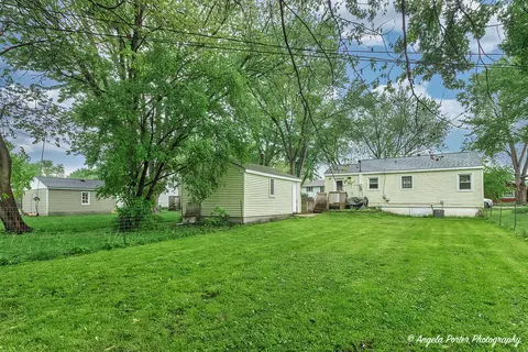 Exterior - 1720 Rogers Ave, Mchenry, IL 60050 photo 4 of 6