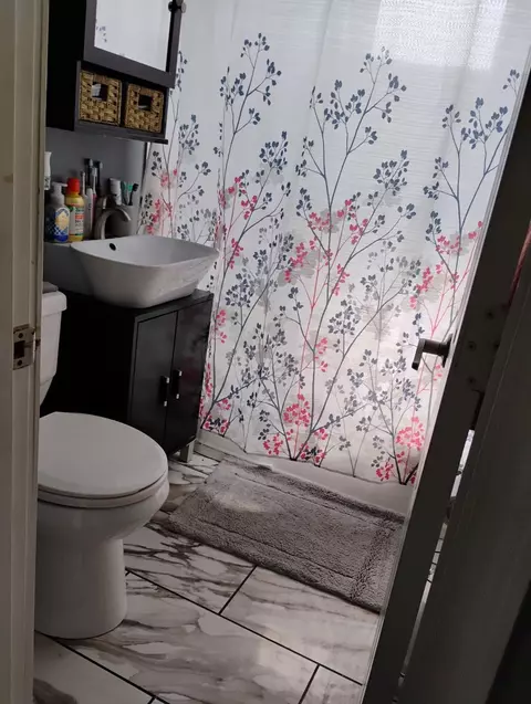 Bath - 1424 Jerele Ave, Berkeley, IL 60163 photo 1 of 1