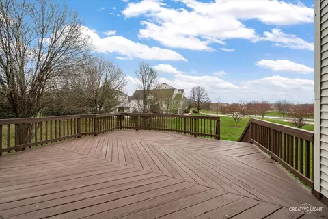 Exterior - 2355 Avalon Ct, Aurora, IL 60503 photo 3 of 4
