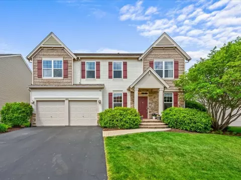 195 E Clover Ave, Cortland, IL 60112