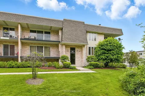 7811 W 157th St #2N, Orland Park, IL 60462