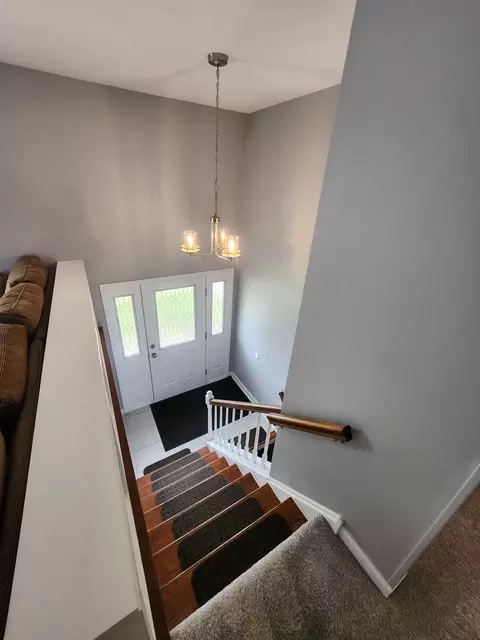 Entry Way - 271 E Cleburne Ave, Bartlett, IL 60103 photo 1 of 3
