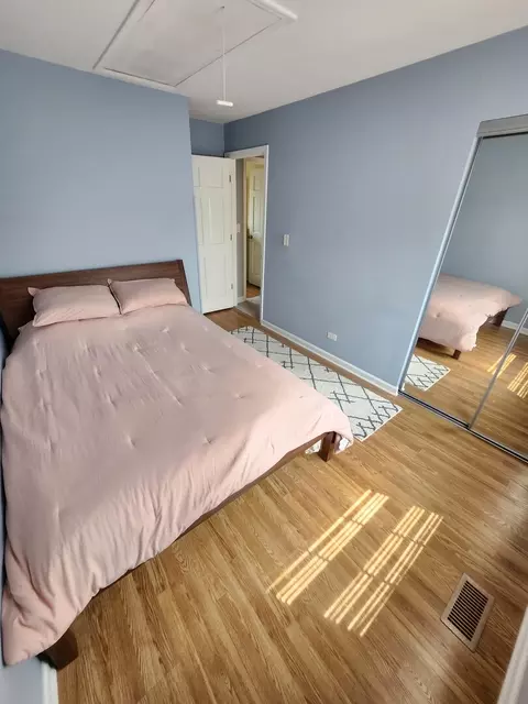 Bedroom - 271 E Cleburne Ave, Bartlett, IL 60103 photo 3 of 3