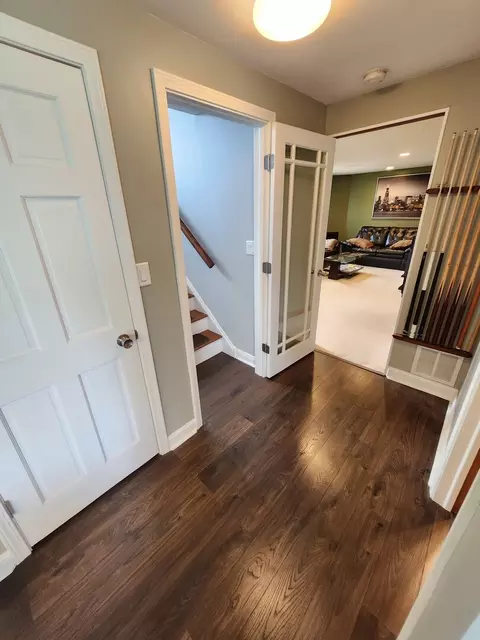 Entry Way - 271 E Cleburne Ave, Bartlett, IL 60103 photo 3 of 3
