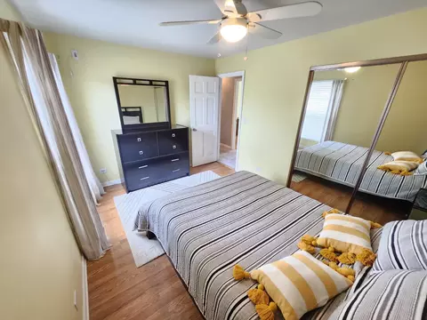 Bedroom - 271 E Cleburne Ave, Bartlett, IL 60103 photo 1 of 3