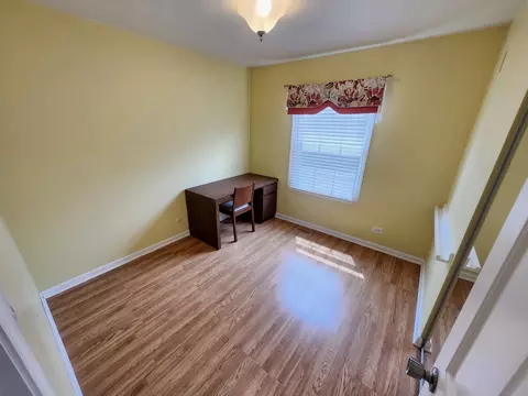 Bedroom - 271 E Cleburne Ave, Bartlett, IL 60103 photo 2 of 3