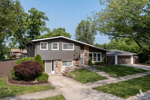 5700 Grange Ave, Oak Forest, IL 60452