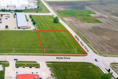 1044 Wylie Dr, Bloomington, IL 61705