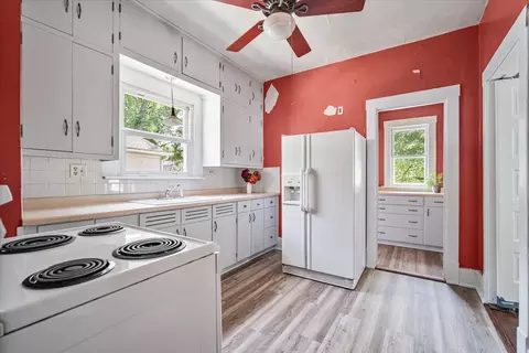 Kitchen - 1609 E Taylor St, Bloomington, IL 61701 photo 3 of 3