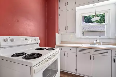Kitchen - 1609 E Taylor St, Bloomington, IL 61701 photo 2 of 3