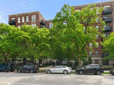 4537 S Drexel Blvd #303, Chicago, IL 60653