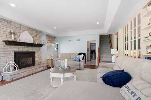 2905 Rose Ave, Mchenry, IL 60050 photo 8