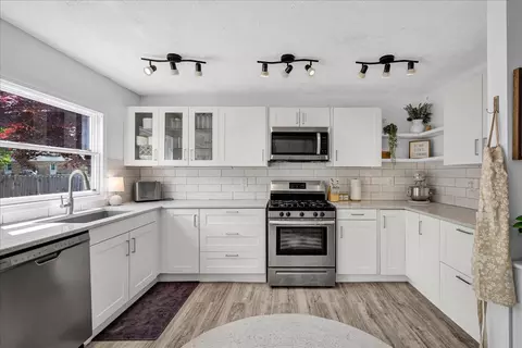 Kitchen - 1403 Hanson Dr, Normal, IL 61761 photo 2 of 4