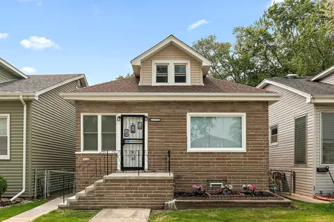 12424 S Carpenter St, Calumet Park, IL 60827