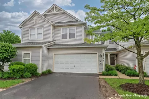 2915 Falling Waters Ln #2915, Lindenhurst, IL 60046