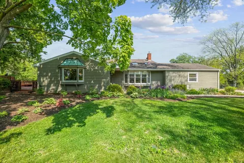 2248 Heathercliff Dr, Libertyville, IL 60048