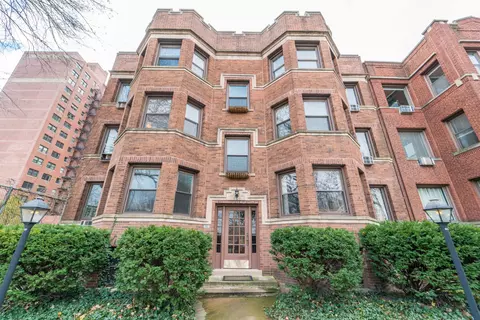 707 W Montrose Ave #2E, Chicago, IL 60613