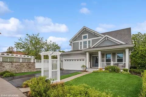 805 Timbers Edge Ln, Northbrook, IL 60062