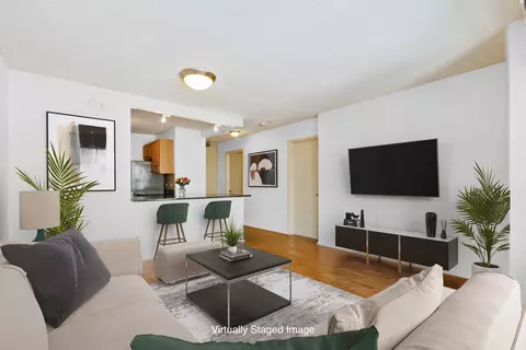 Living - 30 E Huron St #2008, Chicago, IL 60611 photo 2 of 2