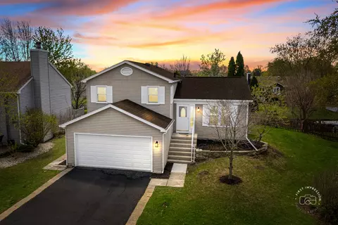 2717 Briarwood Ct, Woodridge, IL 60517