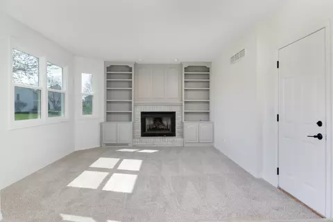 Living - 1918 Haverhill Cc, Normal, IL 61761 photo 5 of 7