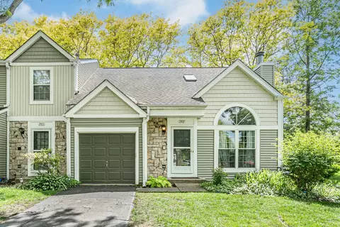 1911 Ozark Pkwy, Algonquin, IL 60102