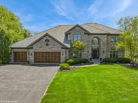 27554 S Turf Hill Dr, Mundelein, IL 60060
