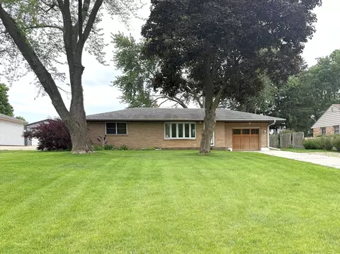 1417 S College Ave, Dixon, IL 61021
