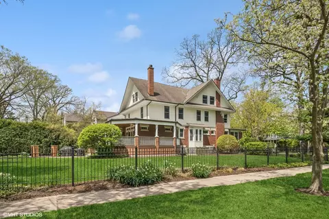 Exterior - 548 Cherry St, Winnetka, IL 60093 photo 2 of 7