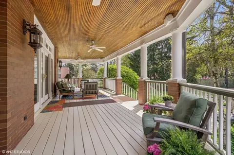 Exterior - 548 Cherry St, Winnetka, IL 60093 photo 3 of 7