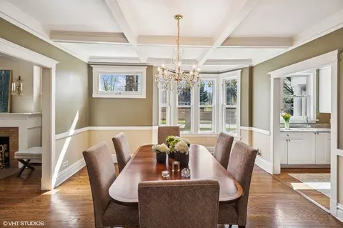 Dining - 548 Cherry St, Winnetka, IL 60093 photo 3 of 3