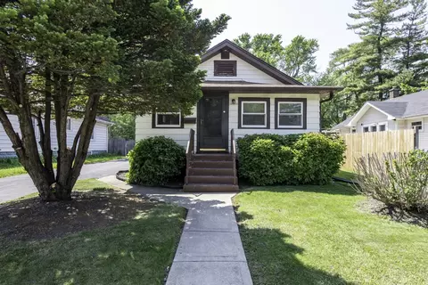 214 S Lewis Ave, Waukegan, IL 60085