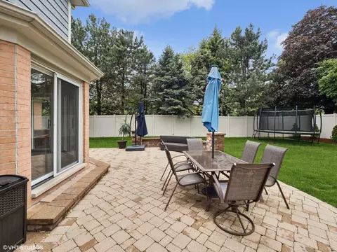 Exterior - 1002 Elmdale Rd, Glenview, IL 60025 photo 2 of 3