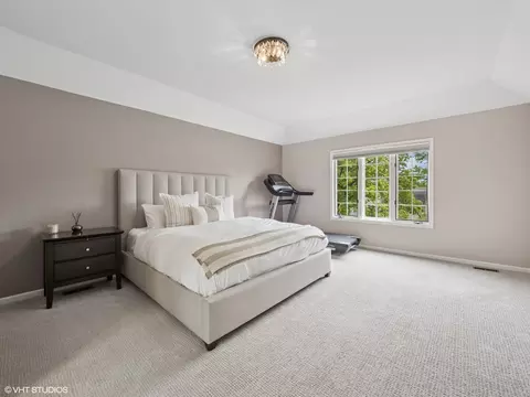 Bedroom - 1002 Elmdale Rd, Glenview, IL 60025 photo 2 of 9