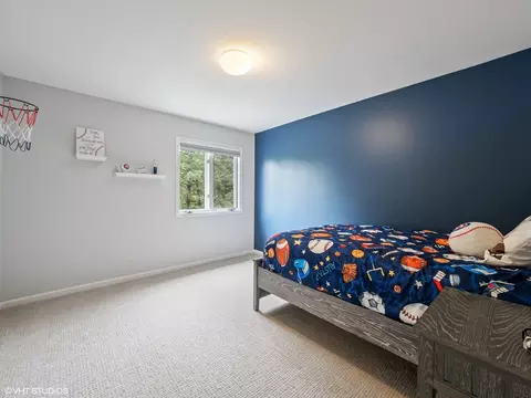 Bedroom - 1002 Elmdale Rd, Glenview, IL 60025 photo 7 of 9