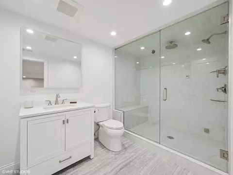 Bath - 1002 Elmdale Rd, Glenview, IL 60025 photo 5 of 5