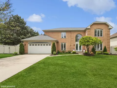 1002 Elmdale Rd, Glenview, IL 60025