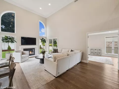 Living - 1002 Elmdale Rd, Glenview, IL 60025 photo 4 of 7