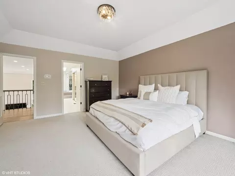 Bedroom - 1002 Elmdale Rd, Glenview, IL 60025 photo 1 of 9