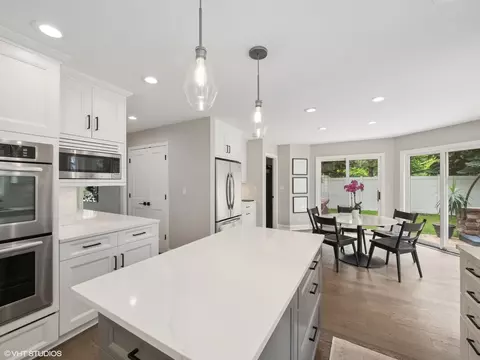 Kitchen - 1002 Elmdale Rd, Glenview, IL 60025 photo 2 of 8