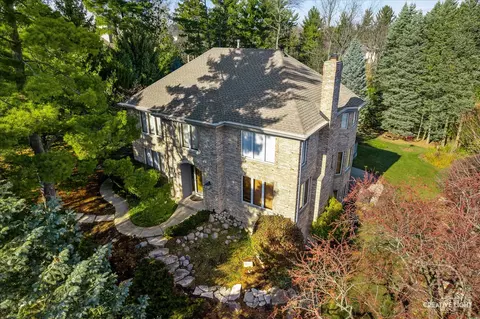 3205 Pine Woods Ln, Carpentersville, IL 60110